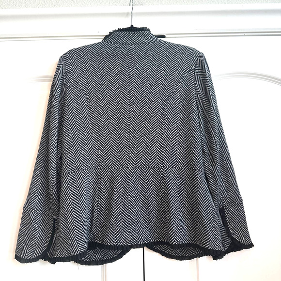 Chico's Sz 1 (8) Black and White Chevron Dress Blazer with Ruffle Lace Trim - Picture 6 of 7